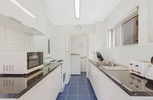 Coolangatta Apartment | Rainbow Pacific Unit 12 - Beachfront unit a great spot for a family beach holiday with Wi-Fi Inc.