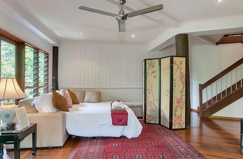 Kamerunga House | Rainforest Treetops Home + Infinity Edge Pool Riverside 4 Poster Daybed +100Mbs