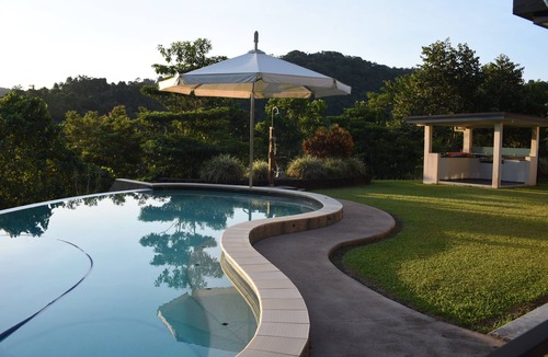 Bamboo House | Rainforest views 3 bed, 2 bath. Whole of house or per room B&B accommodation.