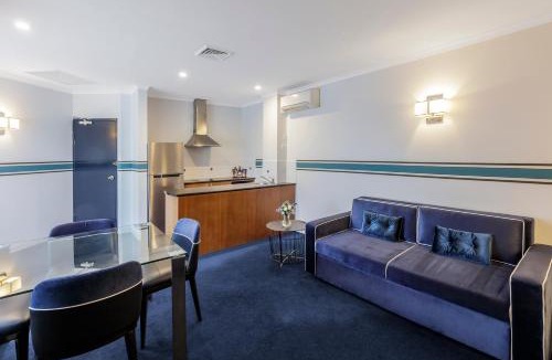 Griffith Hotel | Ramada by Wyndham Diplomat Canberra