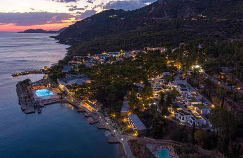 Loutraki-Agioi Theodoroi Hotel | Ramada Loutraki Poseidon Resort
