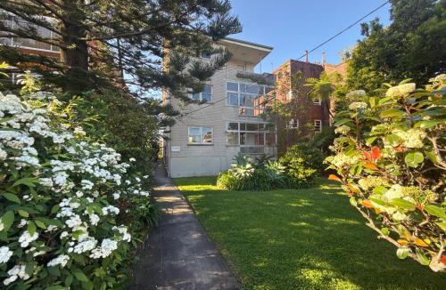 Randwick Apartment | Randwick Luxury 2 Bed Apt & Study Area