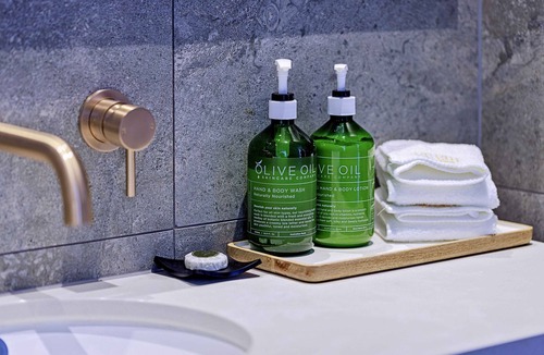 Ivanhoe East Hotel | Re'em Yarra Valley