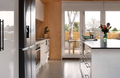 Clunes House | Reader's Rest - dog friendly accommodation in Clunes!