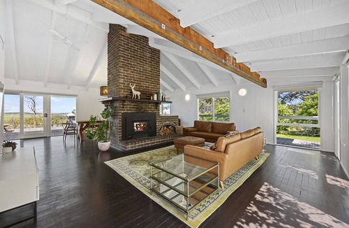 Buffalo House | Reconnect with nature in a private bushland settingn