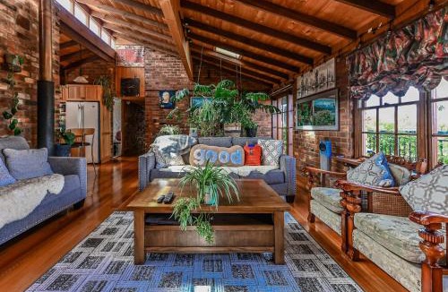 Blackmans Bay Villa | Red Brick Seaview Lof,Green Oasis,Massage