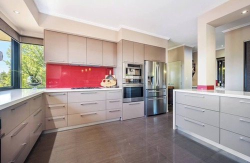 Central Mudgee House | Red Lotus Estate Grand Scenic and Made for Groups