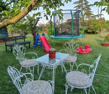 Katerini House | Red Roses-Traditional House