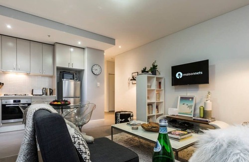Redfern Apartment | Redfern One Bedroom Apartment with Views