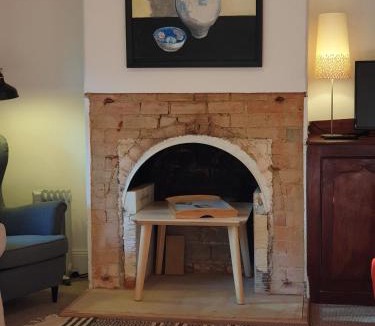 Wandiligong House | Redruth - 2 bedroom cottage situated in wandiligong