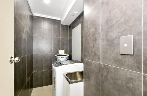The Entrance North Apartment | Regency Court Absolute Beachfront