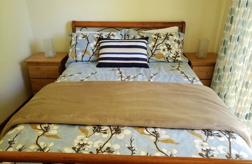 Tawonga South Cottage | Relax and escape in the treetops. Bubbles and chocolate on arrival. Cosy,comfort