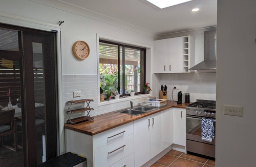 Terrigal House | Relax and unwind in natural setting near Terrigal lagoon & beach