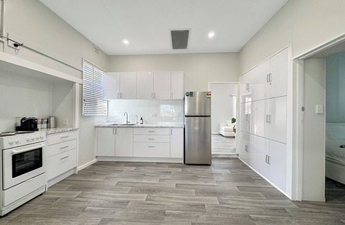 Broken Hill House | Relax at Gossan