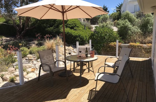 Alexandrina House | Relax at "Kangaroo Pause" @ Clayton Bay