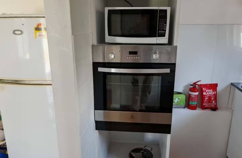 Miranda House | Relax in a cozy house,BBQ,10 mins from the beaches