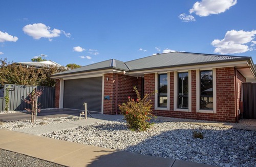Red Cliffs House | Relax in Red Cliffs