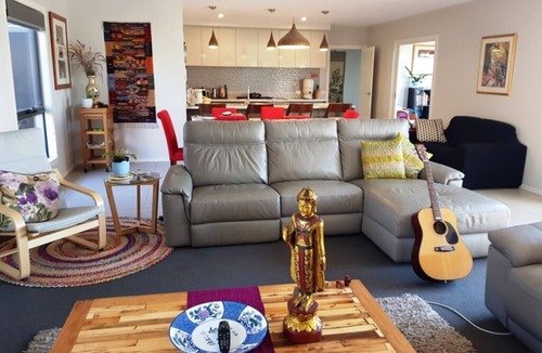 Curlewis House | Relax in style at Mi Casa on the Bellarine Peninsula.
