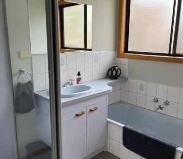 Inverloch House | Relax on Ripple - 5 min walk to patrolled beach