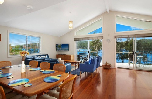 Hardys Bay House | Relax, Refresh, Breathe by HolidayCo.
