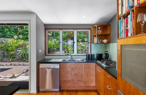 Smithfield House | Relaxed Luxury with Stunning Pyramid Views & Private Pool