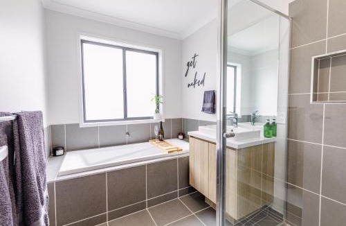 Portarlington House | Relaxing Coastal Charm Retreat