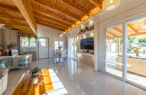 Kalyvia Thorikou House | RELAXING POOL HOUSE IN LAGONISI 1