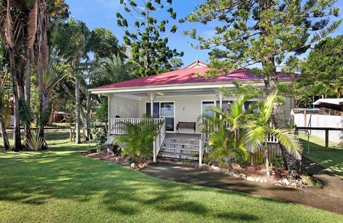 Amity Point House | Relaxing waterfront property with own jetty and magnificent views
