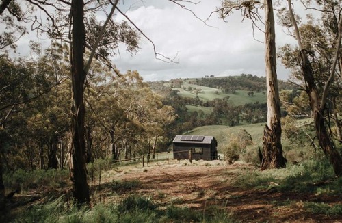 Oberon Council House | Remote Off-Grid Cabin Hidden in Nature - Hot Tub - Vera