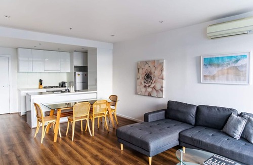 Cremorne Apartment | Remy Yarra River walk to MCG
