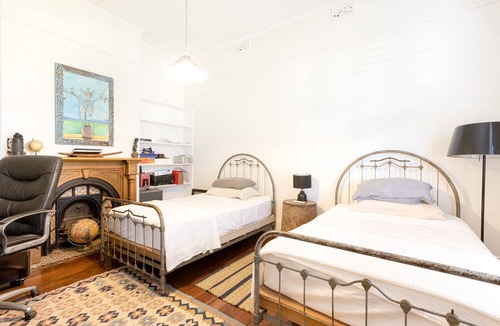 Maitland House | Renovated cottage w/fireplace, pool, pet friendly, close to cafes & Restaurants