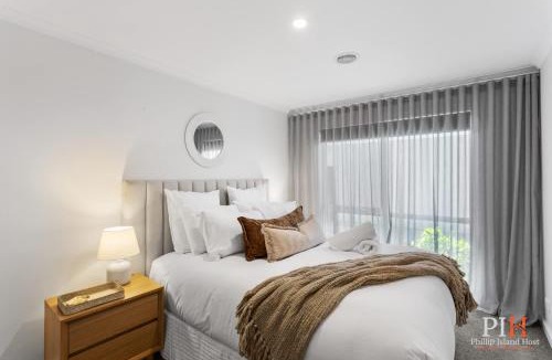 Cowes House | Renovated Lux Property in Quiet Estate