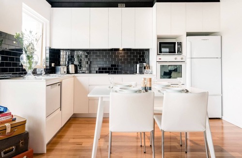 Drummoyne Apartment | Renovated Retro Apartment Near Harbour Front Walks