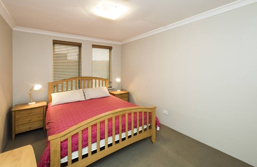 Ledge Point House | Resort Style Beach Front Accommodation