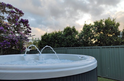 Long Jetty Apartment | Rest and Recover with Sunsets Over The Lake - MAGNESIUM SPA and ICE BATH