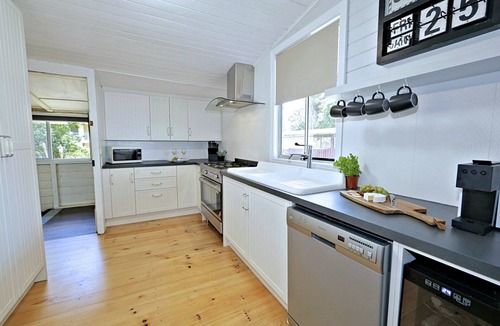 Bundaberg Central House | Rest relax in elegant surroundings very close to town with FREE Wifi and Netflix