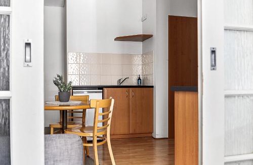 Perth Central Business District Apartment | Retreat Horizons - Spacious Perth CBD 1BR