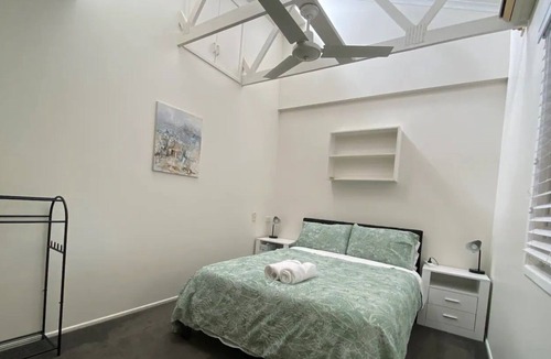 Slade Point House | RETREAT ON JANZ cheerful 4BR home, pool/games room