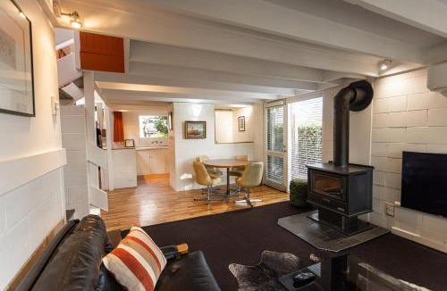 Golden Square House | Retro Rowan - Living in the '70s