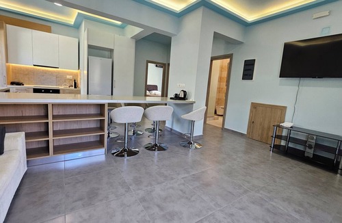 Petaloudes House | Rhodes City University Suite