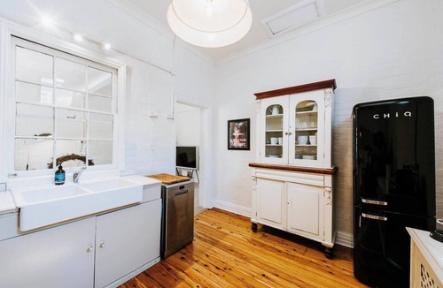 Central Mudgee Cottage | Riddell Cottage A Victorian Hideaway in Town