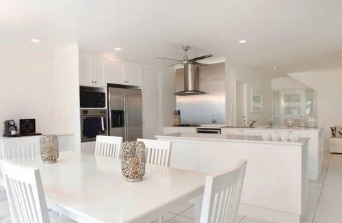 Oak Beach House | Right On the Beach
