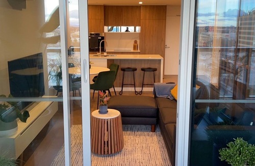 Moonee Ponds Apartment | Rise to the Top! Modern 2 Bedroom w/Balcony, Gym, Pool, Spa, Sauna & Steam room
