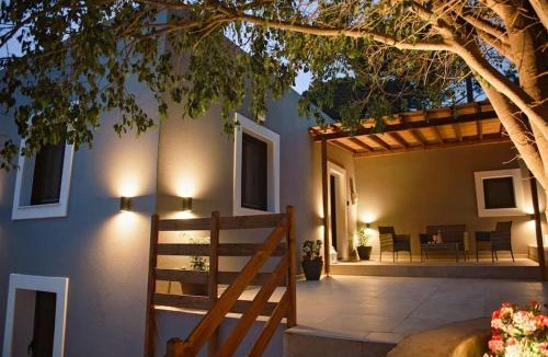 Kamari House | River House