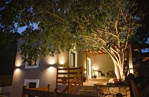 Kamari House | River House