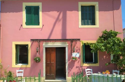 Melikia House | RIVER HOUSE MARIA