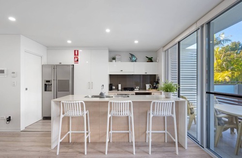 Forster Apartment | Riverside luxury apartment across two levels at Waterline.