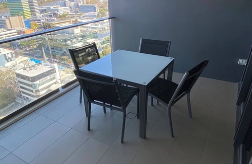 Milton Apartment | Riverview 2BR Apt w/pool and Parking Near Suncorp