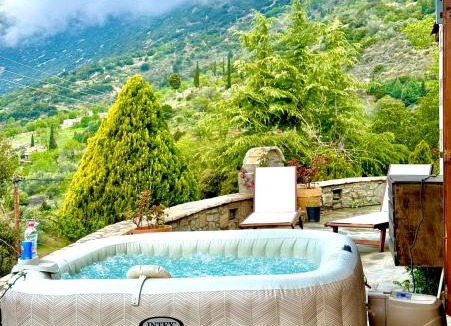Arachova Ski Chalet | Rock Dandy Deluxe Chalet - Panoramic Mountains & Sauna