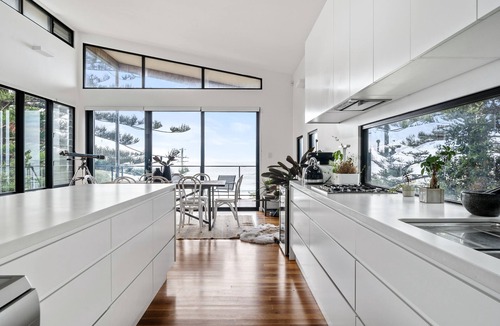 Wombarra House | 'Rockpool' - Amazing Ocean Views w/Direct Beach Access